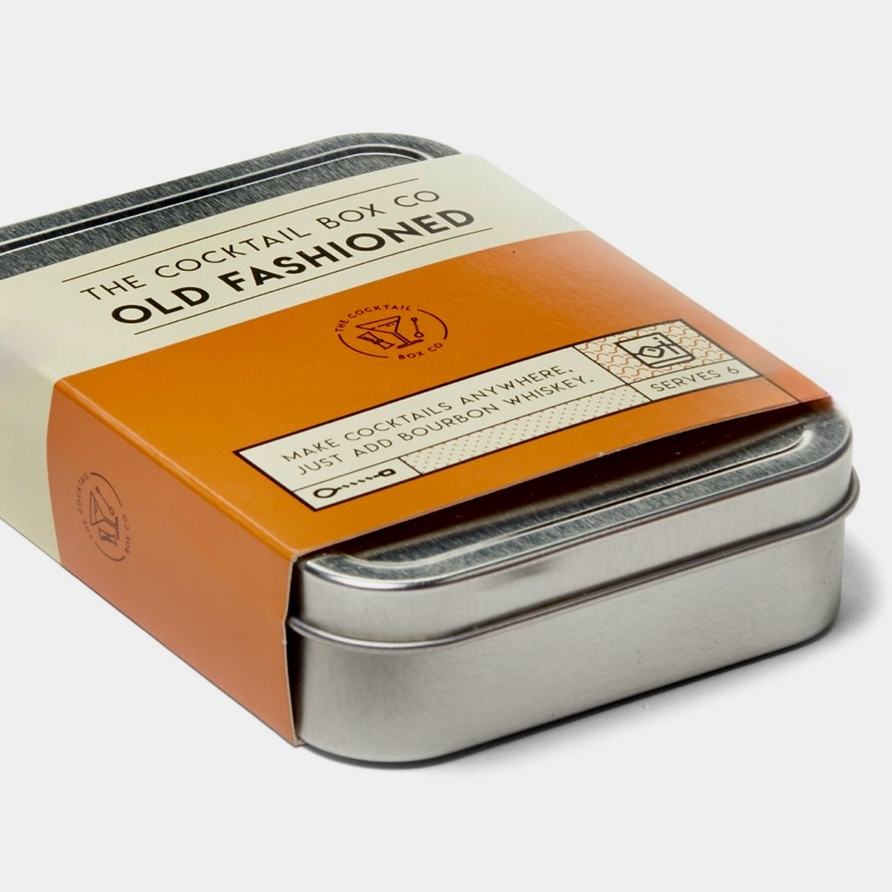 Carry On Cocktail Kit Tin Container Makes 2 Old-Fashioned Cocktaiks